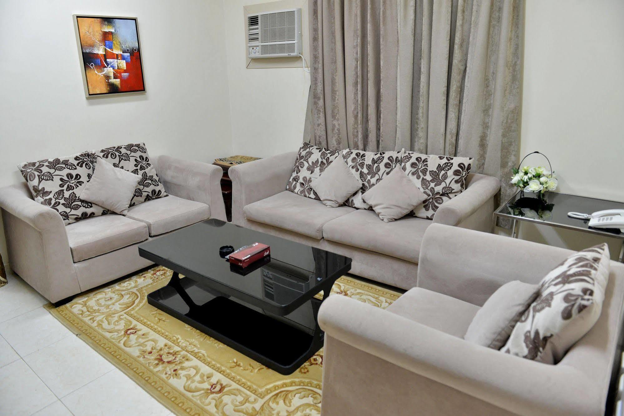 Al Mawasem Al Arbaa Aparthotel Al Al Jubail 外观 照片